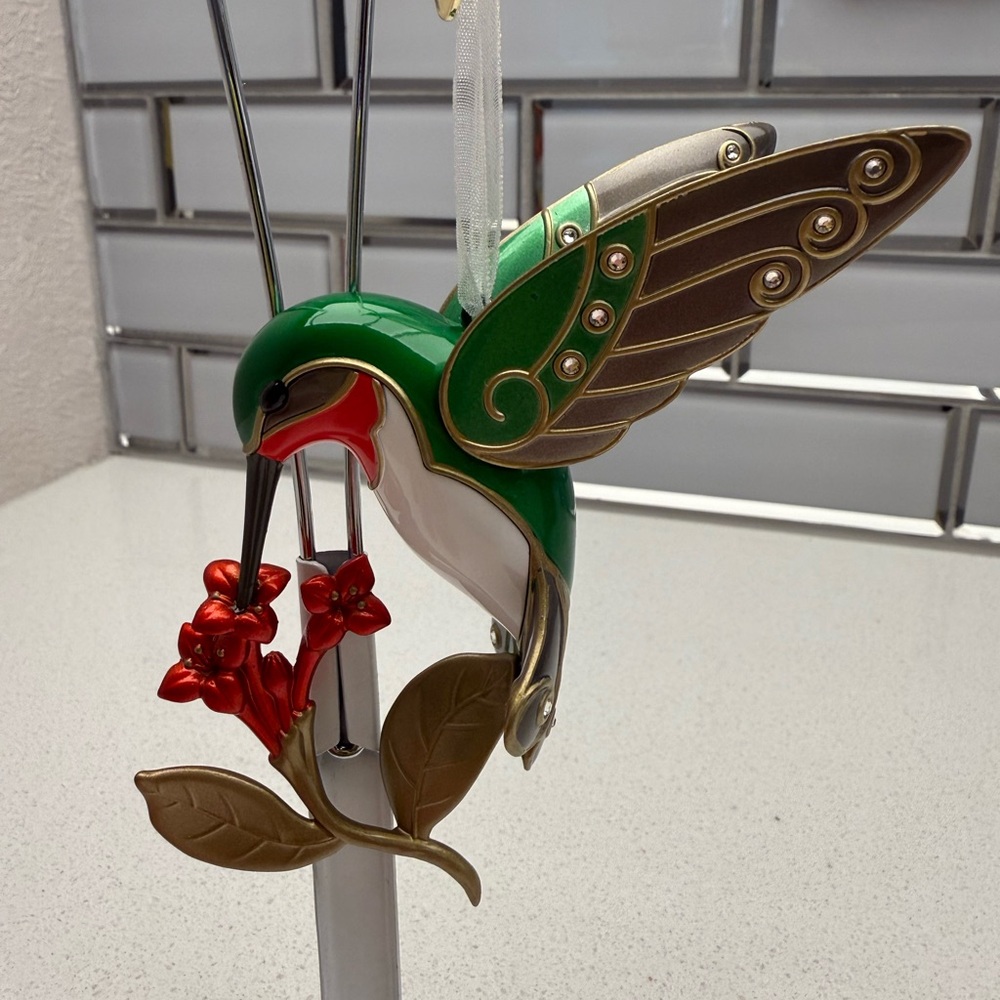 Hallmark Keepsake Ornament Dazzling Hummingbird 2016 Christmas - Picture 8 of 16